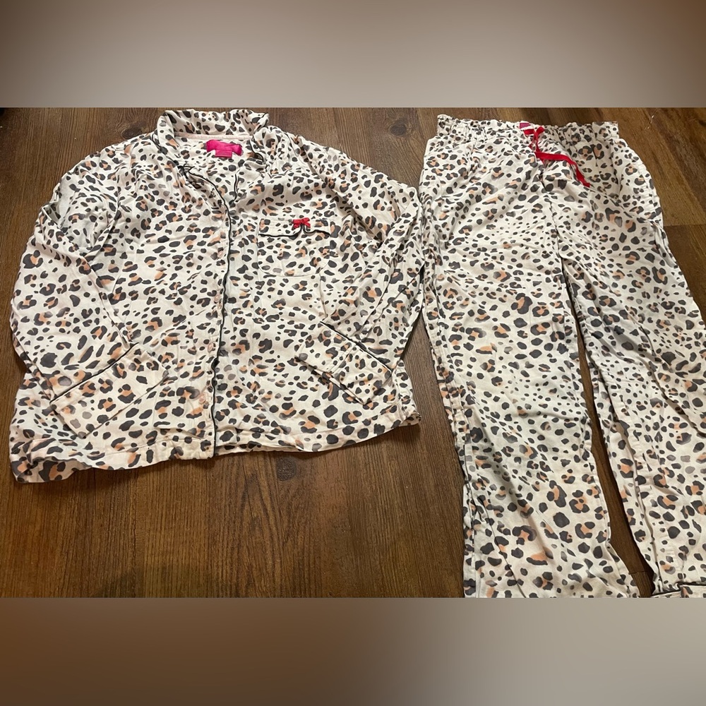 Victoria's Secret Cream and Brown Leopard Print Pajama Set